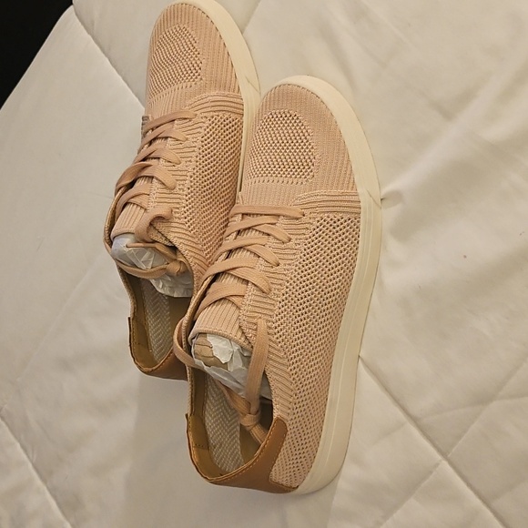 Women's  Spring Shoes - Picture 3 of 8